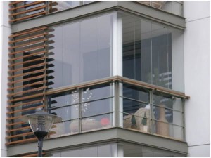 Безрамное остекление, внешняя и внутренняя отделка балконов