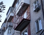 Балкон с выносом по подоконнику