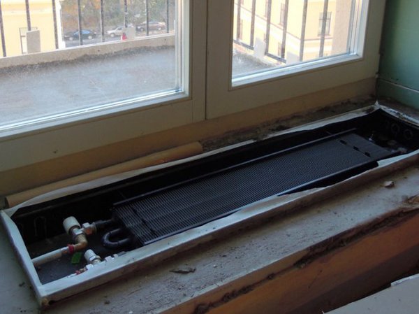 радиатор на балконе изнутри.jpg