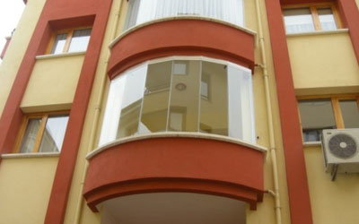 Остекление балконов с выносом подоконника