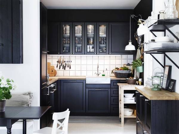 Стильные маленькие угловые кухни черного цвета
