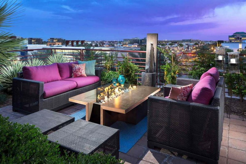 			Лаунж зона на балконе: место отдыха, не выходя из квартиры		
