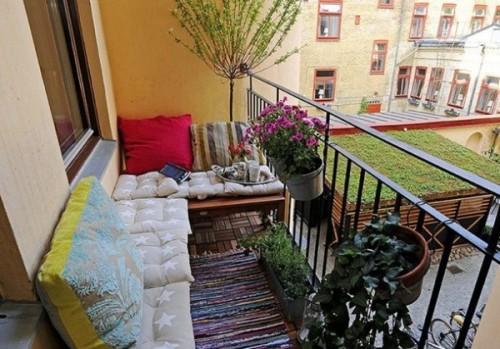 Интерьер маленького балкона. Фото