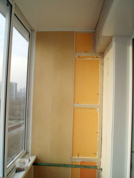 Выход на балкон: дизайн, отделка, утепление, оформление (видео)		