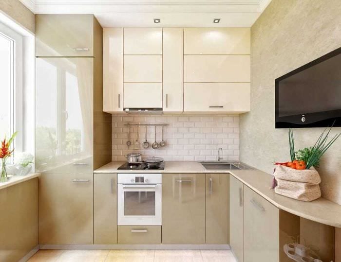 пример яркого дизайна кухни 8 кв.м