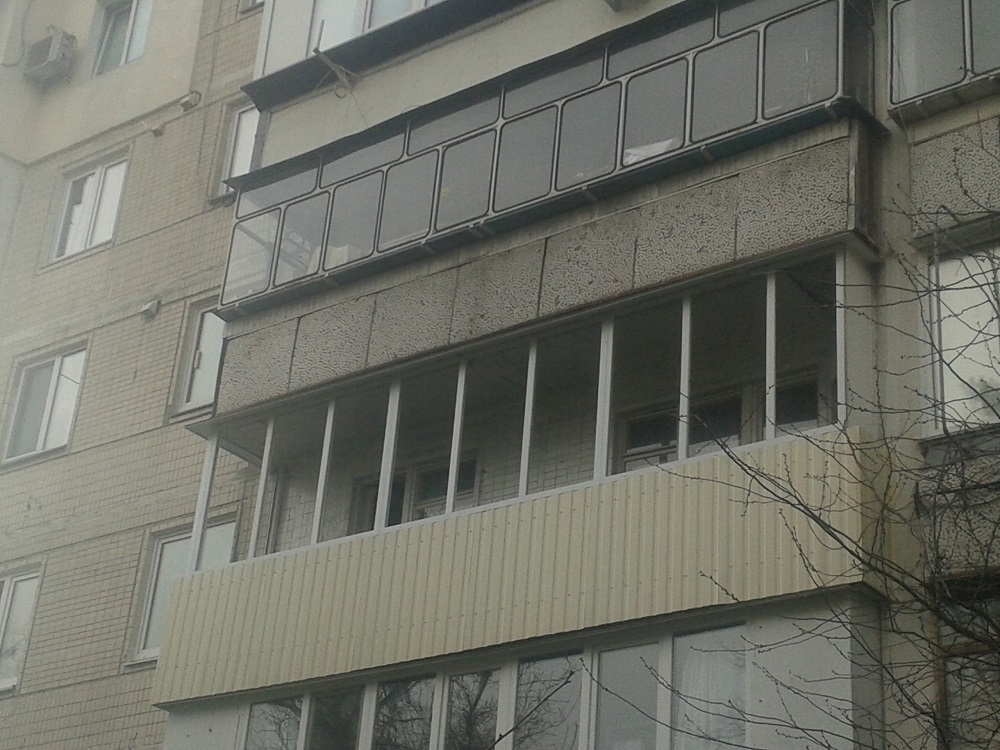 Балкон Алмпласт Киев.Остеклить балкон Киев не дорого