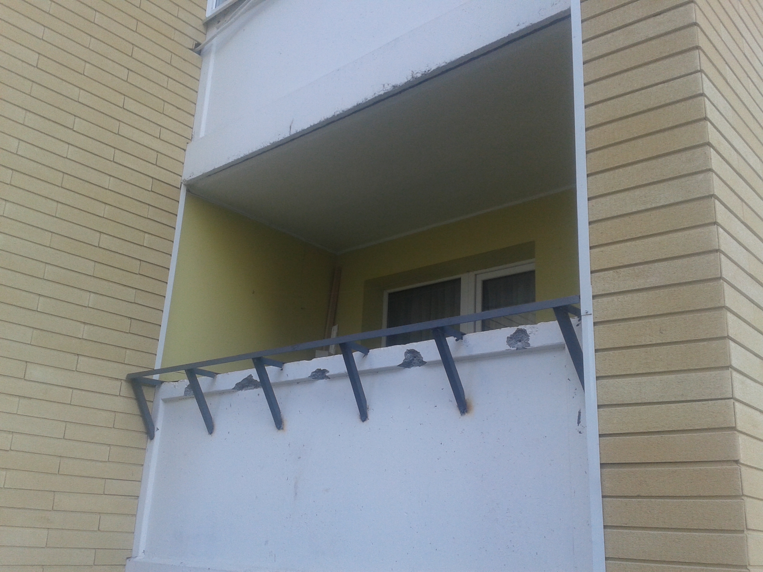 Балкон с выносом Вишневое