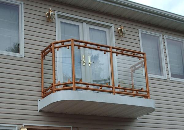 Существует больше вариантов внешней отделки балкона, чем лоджии 