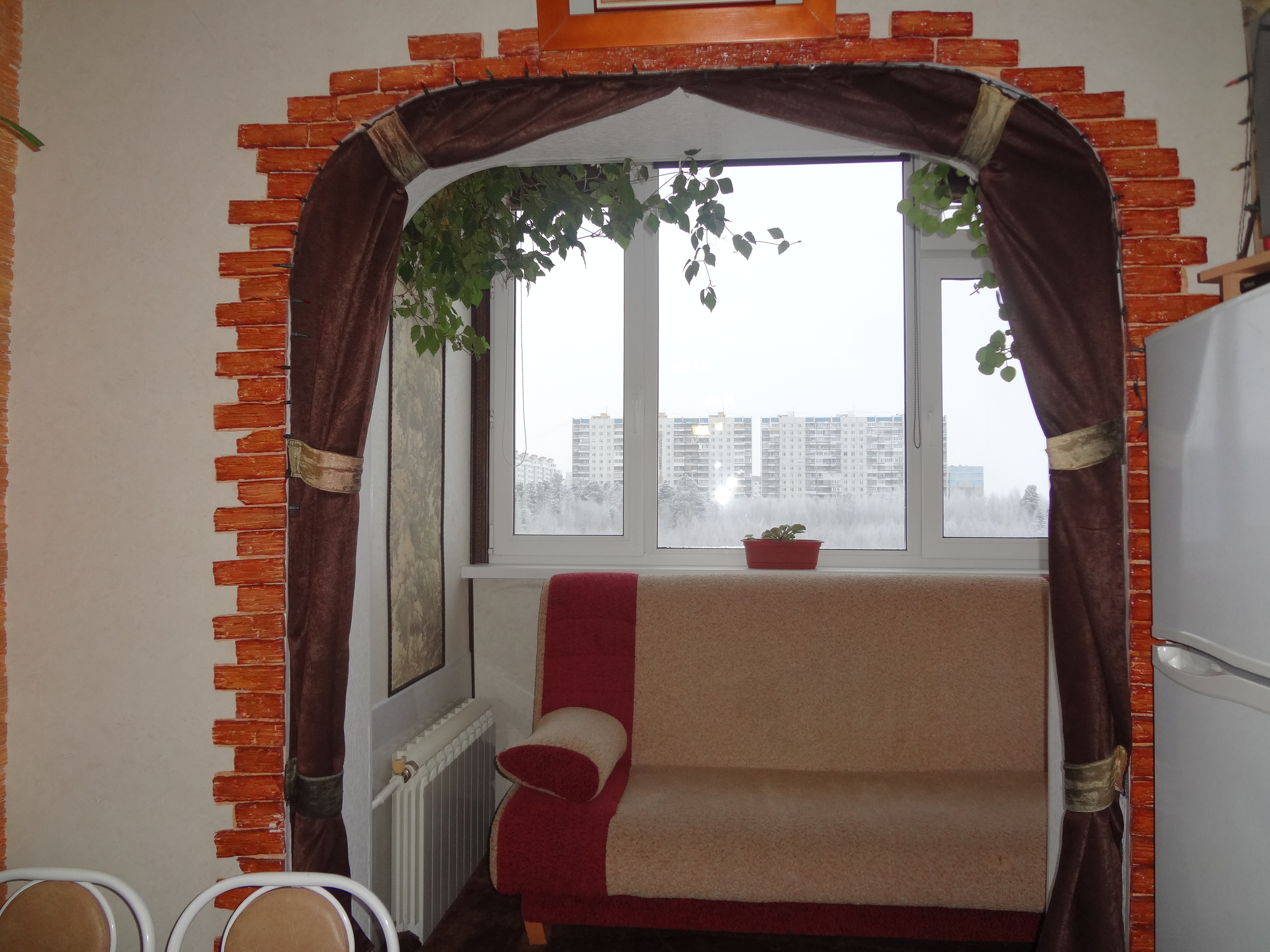 Элегантное оформление спальни на балконе