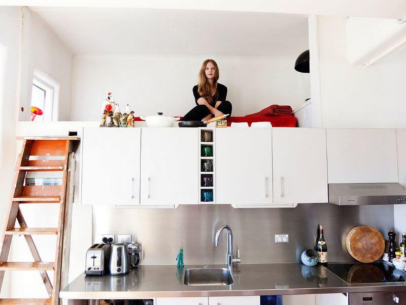 Кухня в 12 кв м может использоваться как дополнительная спальня в небольшой квартире
