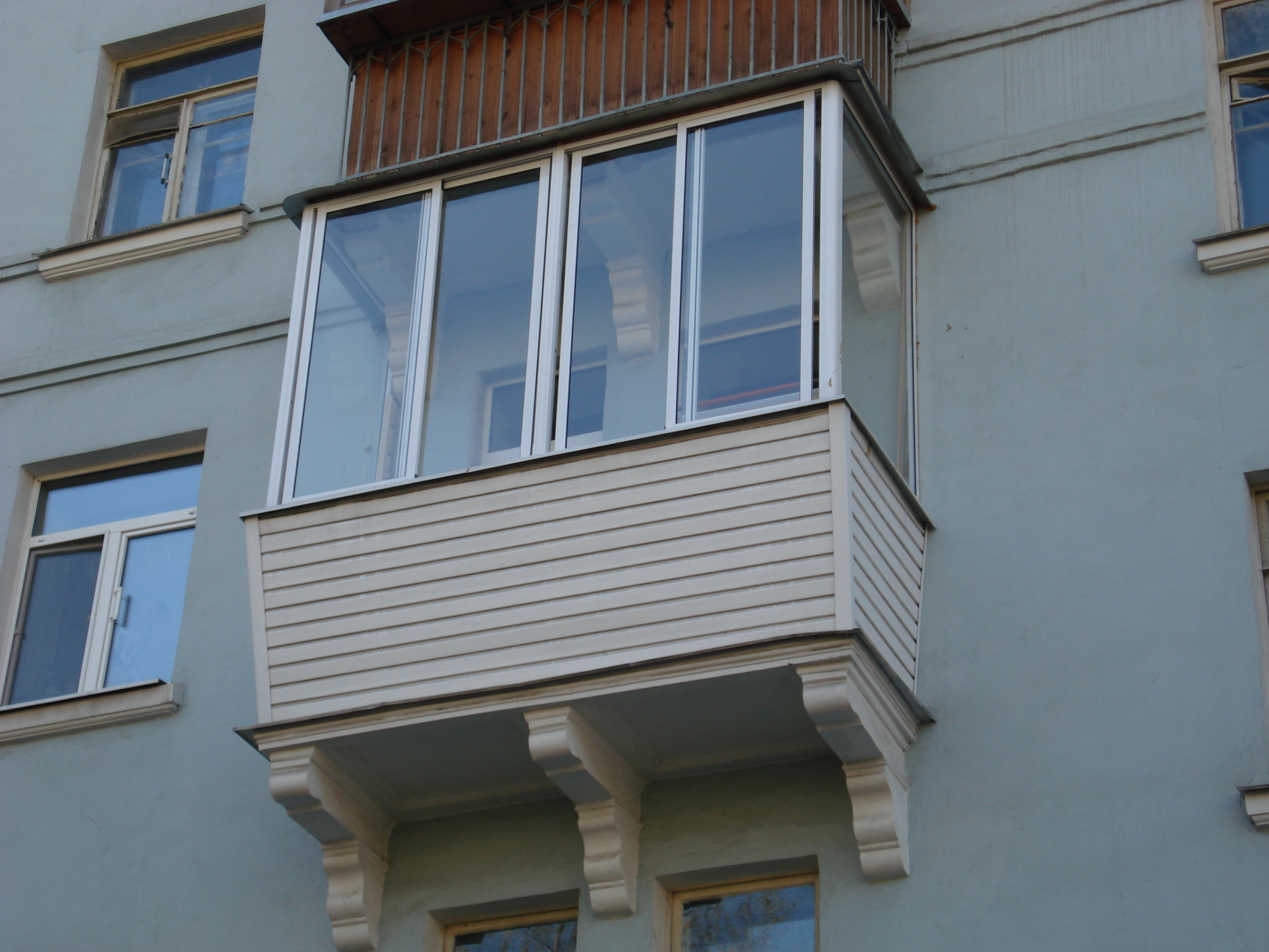 balkony_s_vynosom_foto_1