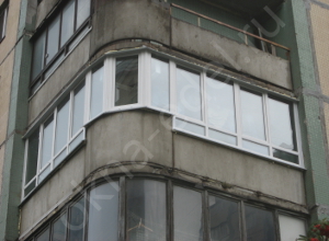 Фото 04. Особенности остекления балкона и лоджии окнами ПВХ в домах 137 серии в СПб.