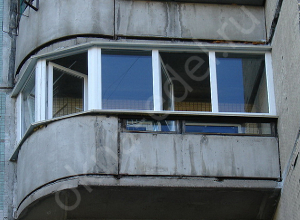 Фото 01. Особенности остекления балкона и лоджии окнами ПВХ в домах 137 серии в СПб.