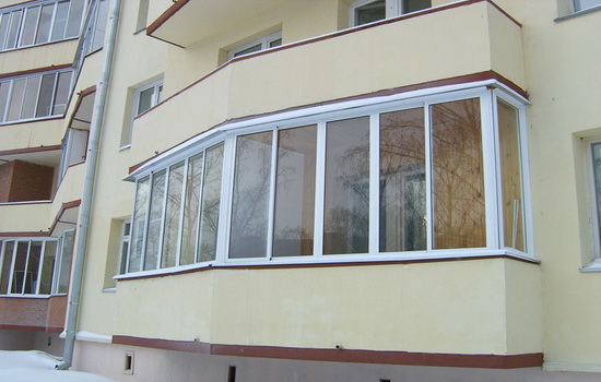 Холодное остекление балконного сооружения