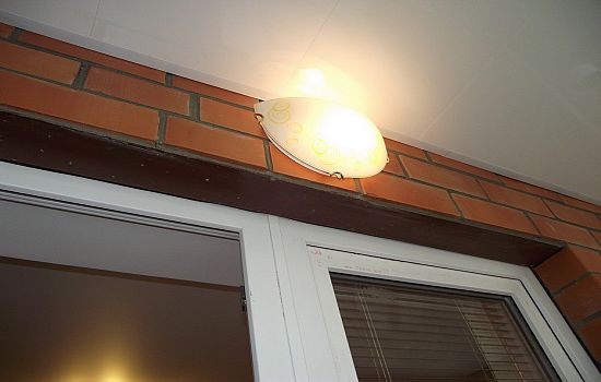 Обзор светильников на балкон. Виды освещения и правила установки