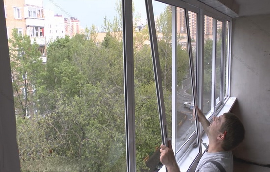 Остекление балкона с использованием алюминиевых рам