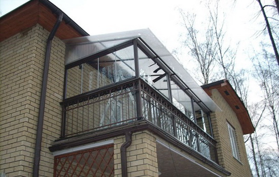 Пример крыши из поликарбоната