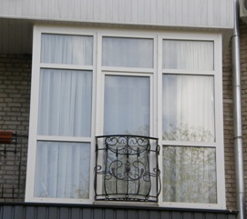 Фото кованного ограждения французского балкона