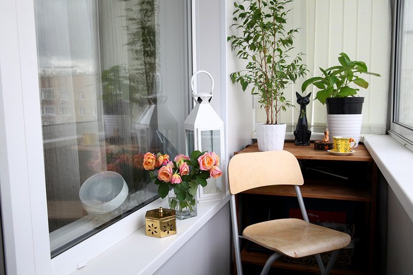 Теплый и комфортный балкон может стать вашим любимым местом отдыха