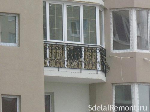 Остекление балконов: французский балкон