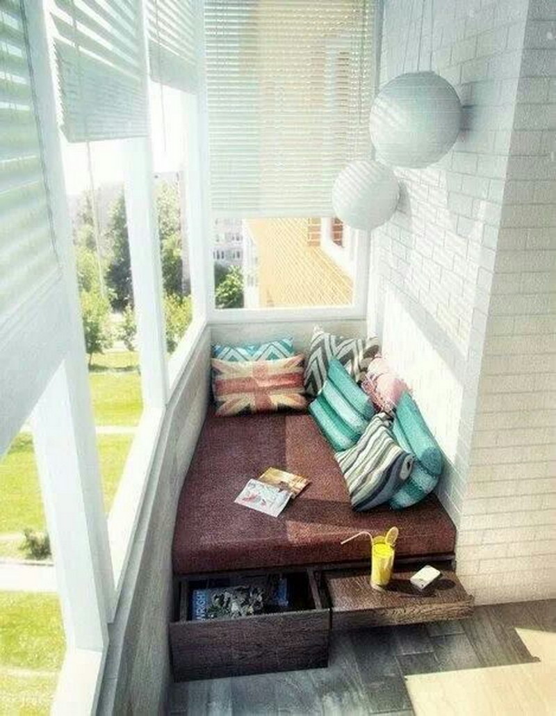 Шкаф на балконе - фото