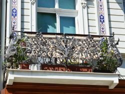 Что такое балкон и лоджия