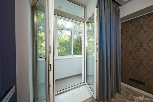 Французские двери на балкон или лоджию: раздвижные, гармошкой, монтаж с фото и видео