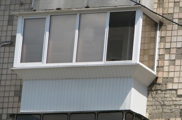 Стоит ли осуществлять вынос балкона