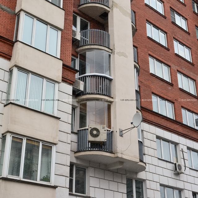 Безрамное остекление балкона по улице Ирины Левченко
