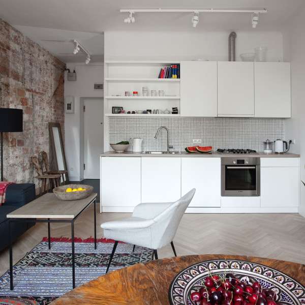 Стильный дизайн однокомнатной квартиры - совмещенная кухня гостиная