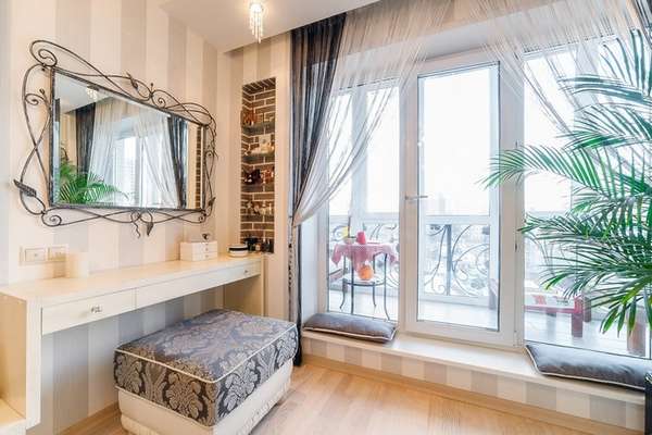 Стильные французские окна на балкон в квартире – 25 фото