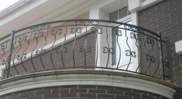 Что лучше – лоджия или балкон?