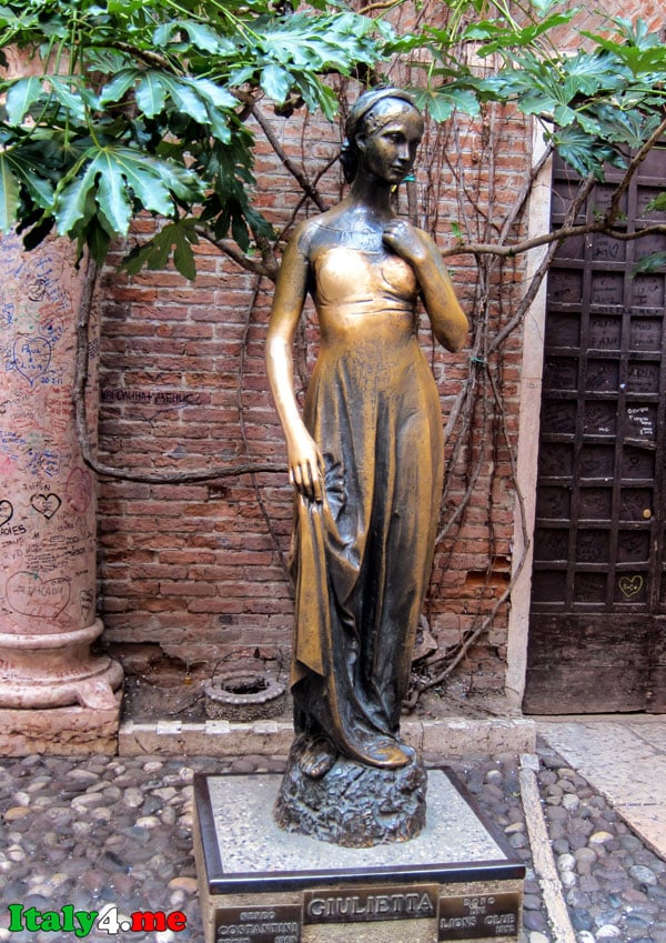 памятник Джульетте в Вероне