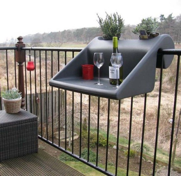 Эргономичный мини-столик навесной для балконов