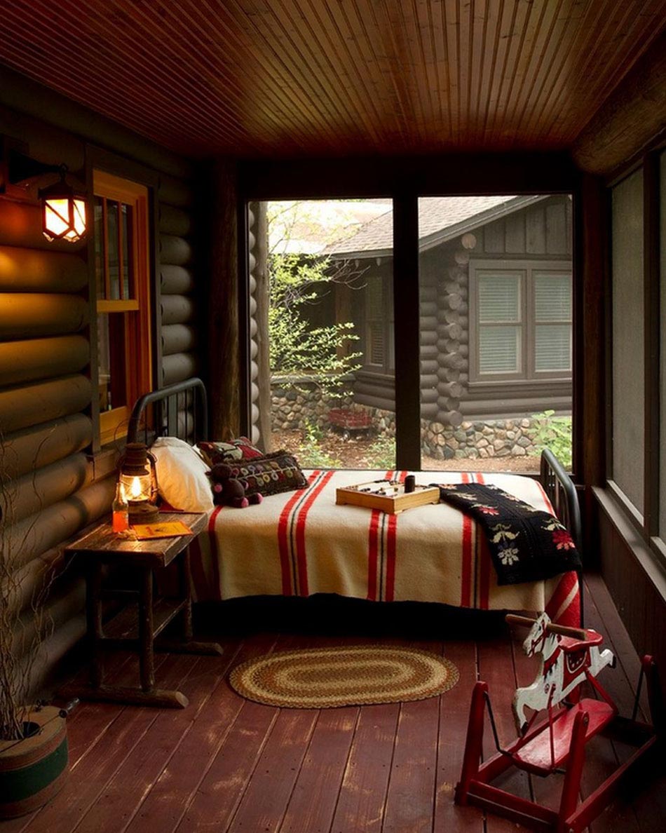 Дизайн узкой спальни в деревенском стиле