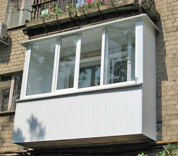 как застеклить балкон металлопластиковыми окнами
